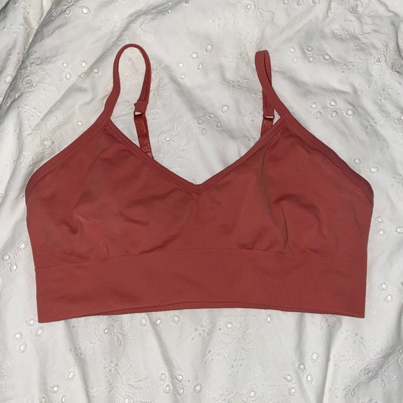 lululemon athletica Other - Lululemon light sports bra size 10